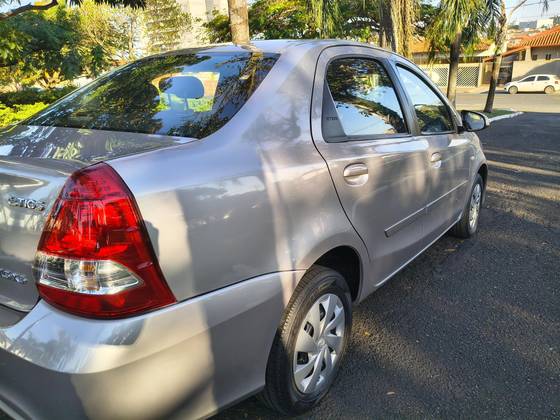 TOYOTA ETIOS 1.5 XS SEDAN 16V FLEX 4P AUTOMÁTICO